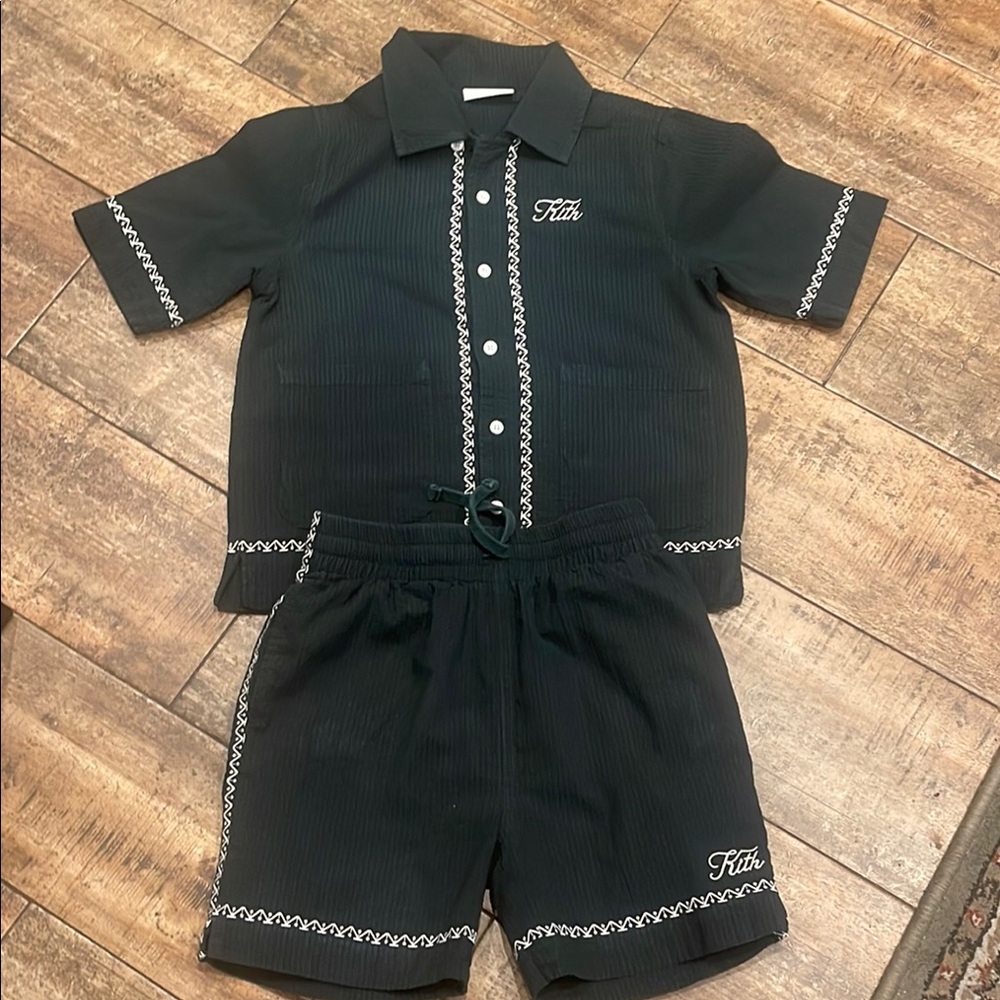 Kith Green and Cream Matching Set Athletic Shorts